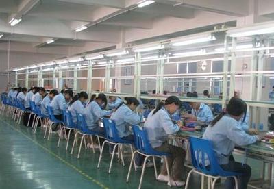 16岁孤儿只身外出打工,十年后回乡办厂,一年时间收入150万